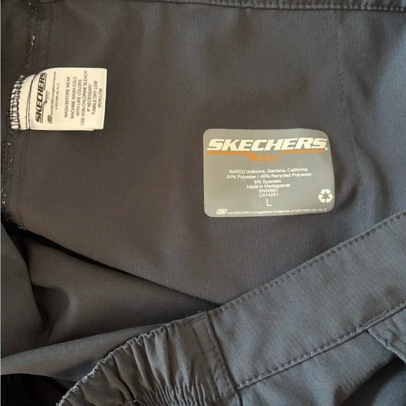 Skechers Scrub Set - Women’s Dark Gray V-Neck Scrub Top and Drawstring Pants - Picture 3 of 10
